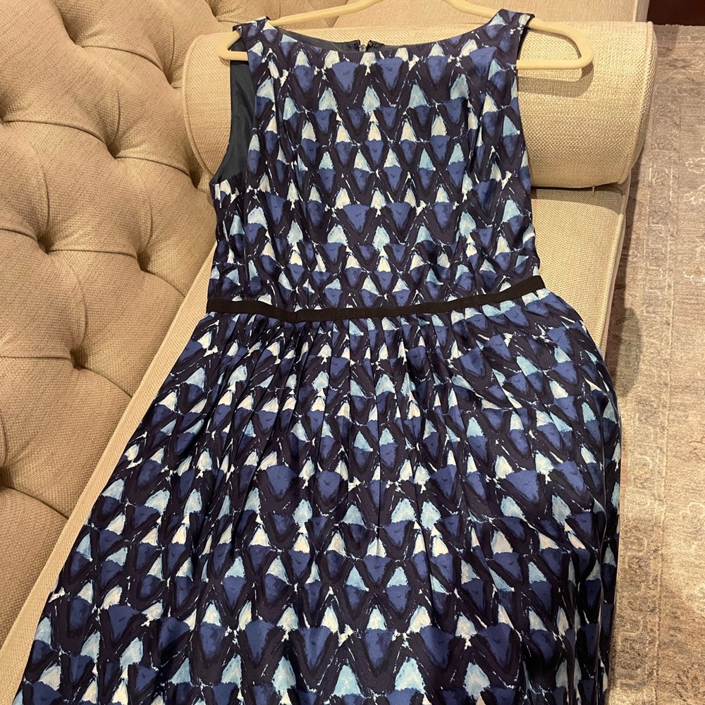 Carmen Marc Valo silk dress. Size 10 with  pockets. Gently used and dry cleaned.